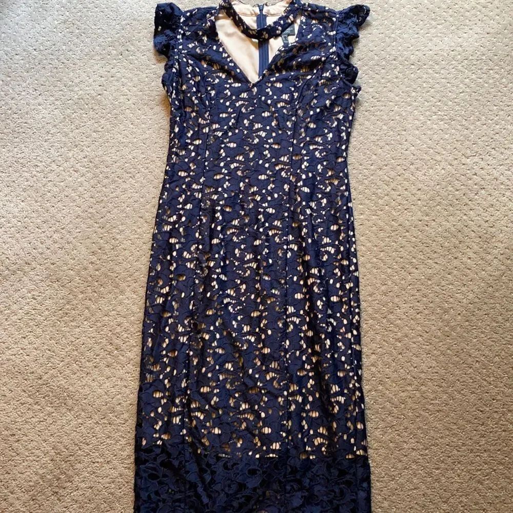 Adrianna Papell Navy Lace Midi Dress – Size 4 – Elegant Classic